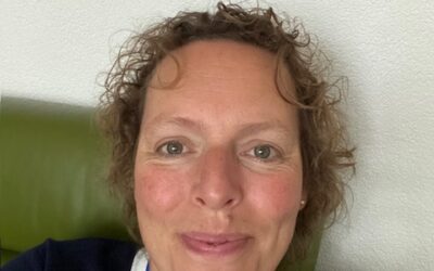 Zij kon het helemaal voor zich zien. Ik niet.
